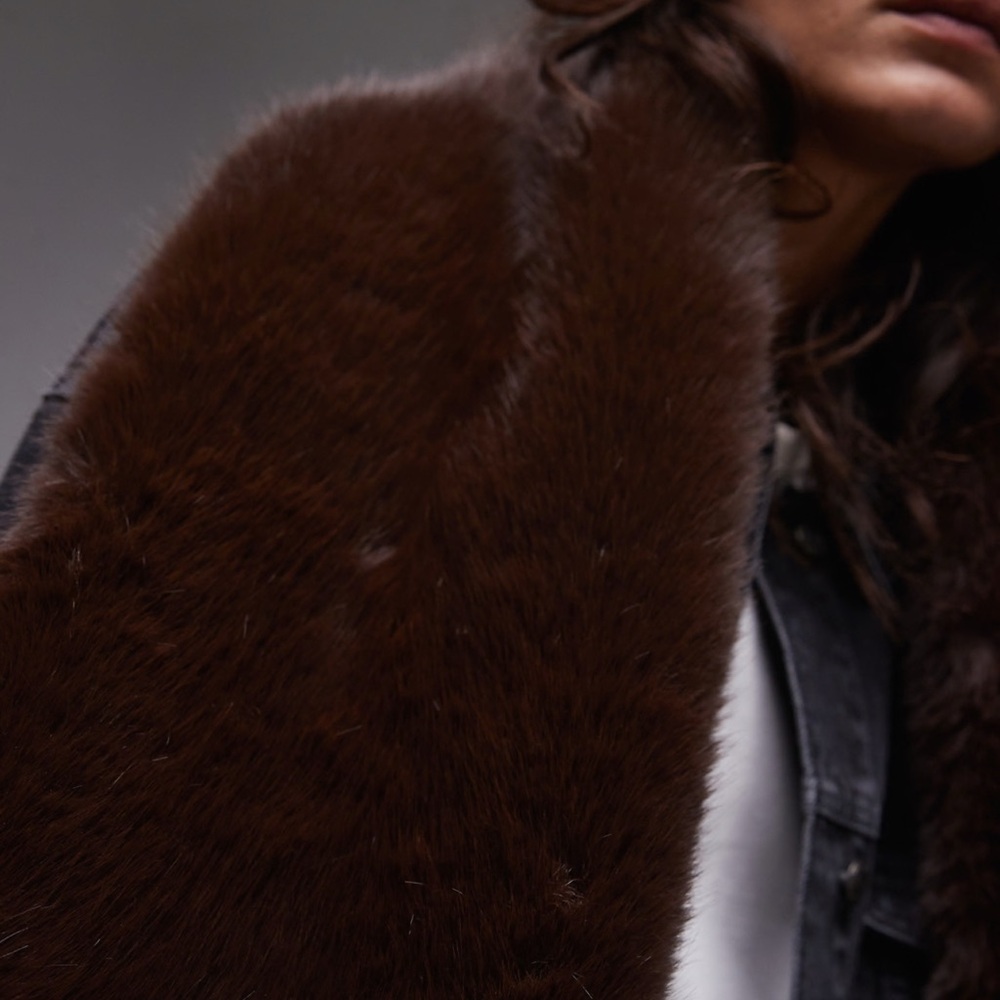 Stylish Brown Fur Scarf - Picture 4 of 5